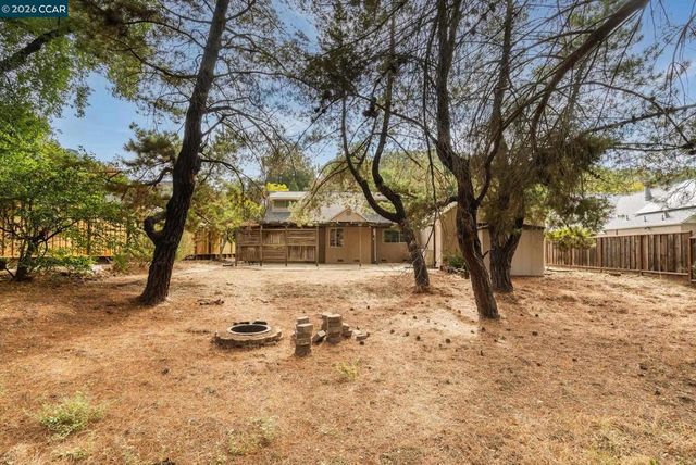 5613 Likins Ave, Martinez, CA 94553