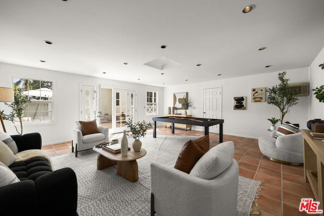 10537 Rountree Road, Los Angeles, CA 90064