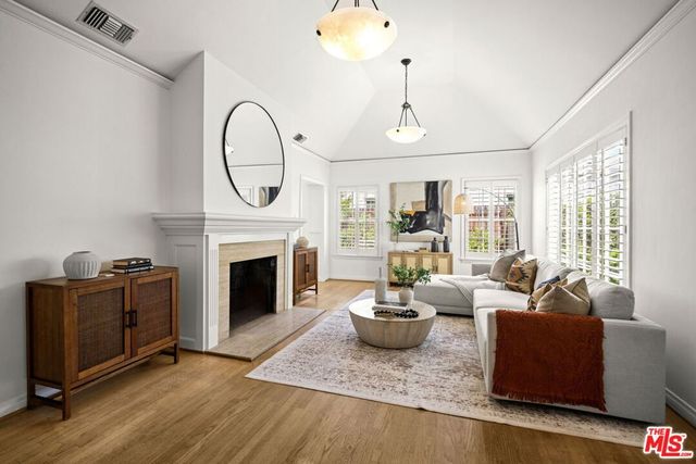 10537 Rountree Road, Los Angeles, CA 90064