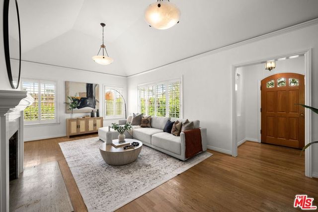 10537 Rountree Road, Los Angeles, CA 90064