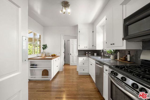 10537 Rountree Road, Los Angeles, CA 90064