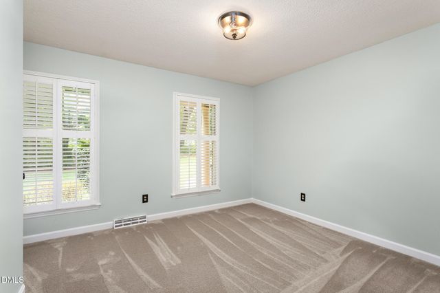 4014 Forest Oaks Lane, Mebane, NC 27302