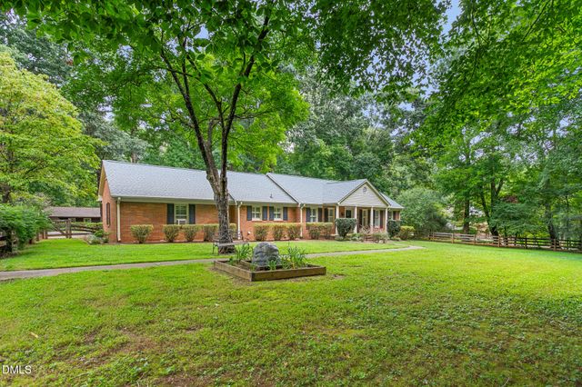 4014 Forest Oaks Lane, Mebane, NC 27302