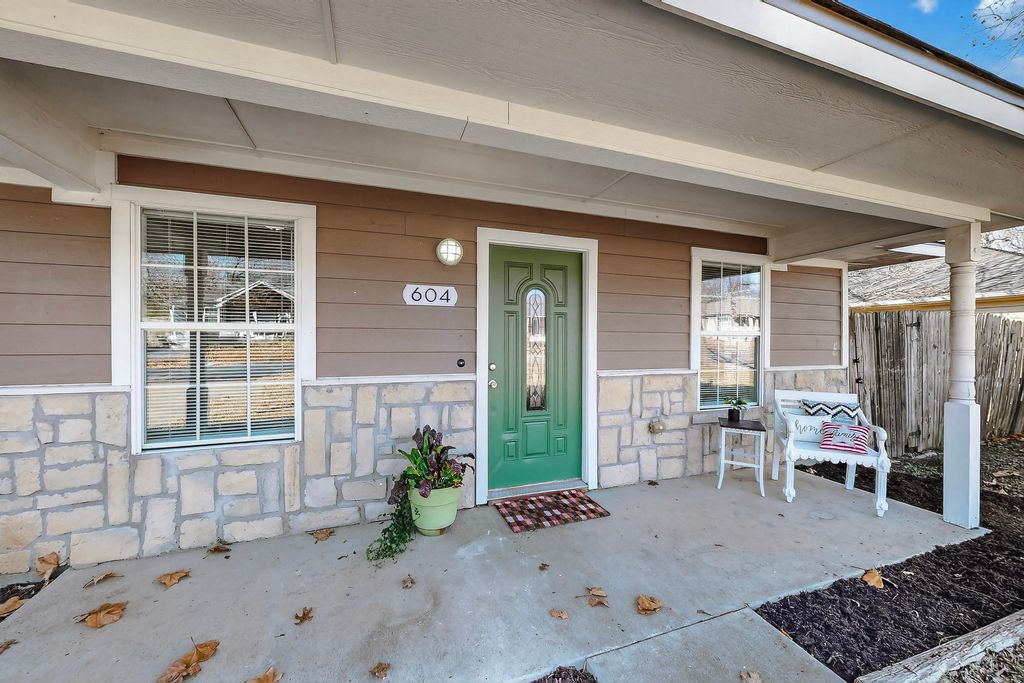 604 S Maxey Street, Sherman, TX 75090