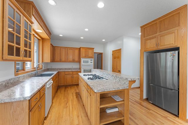 6172 104th Circle N, Brooklyn Park, MN 55443