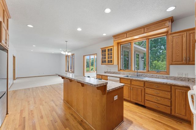 6172 104th Circle N, Brooklyn Park, MN 55443