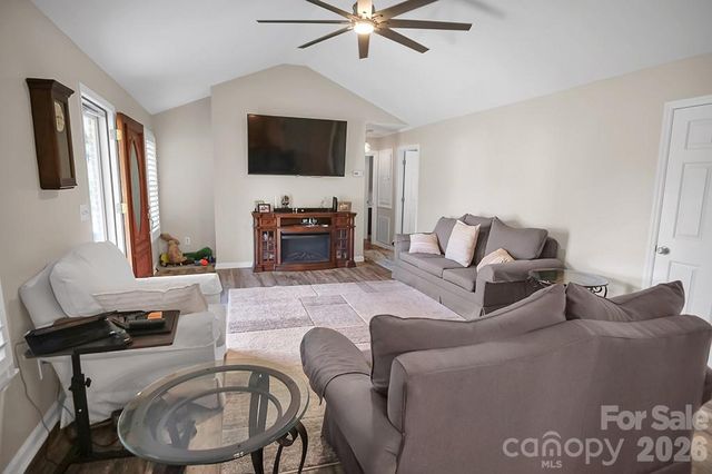 1950 BROWNSTONE Court, Gastonia, NC 28054