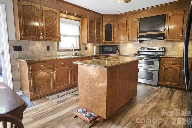 1950 BROWNSTONE Court, Gastonia, NC 28054