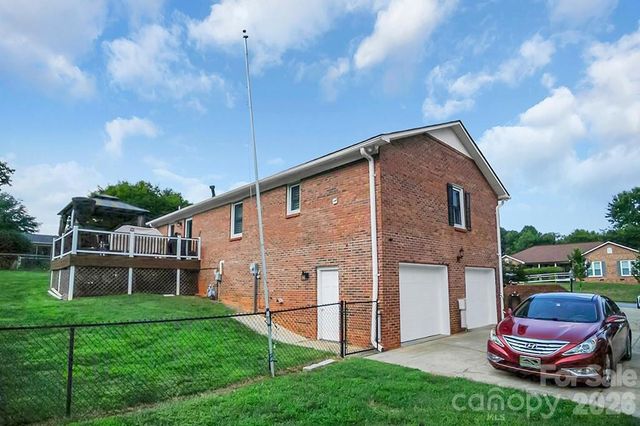 1950 BROWNSTONE Court, Gastonia, NC 28054