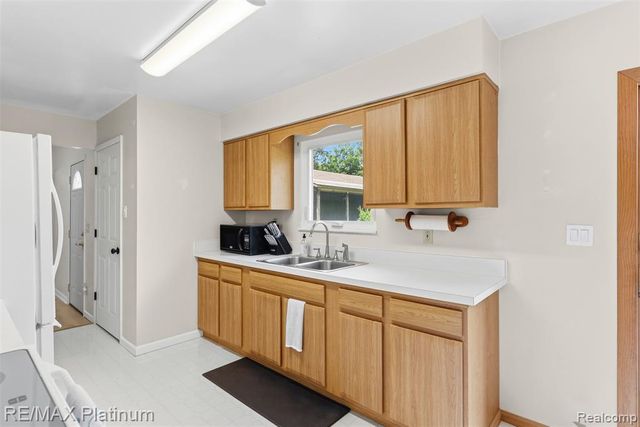 8370 W Rolston Road, Linden, MI 48451