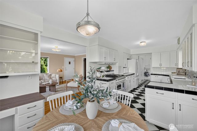 354 W Badger Road, Lynden, WA 98264