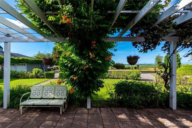 354 W Badger Road, Lynden, WA 98264