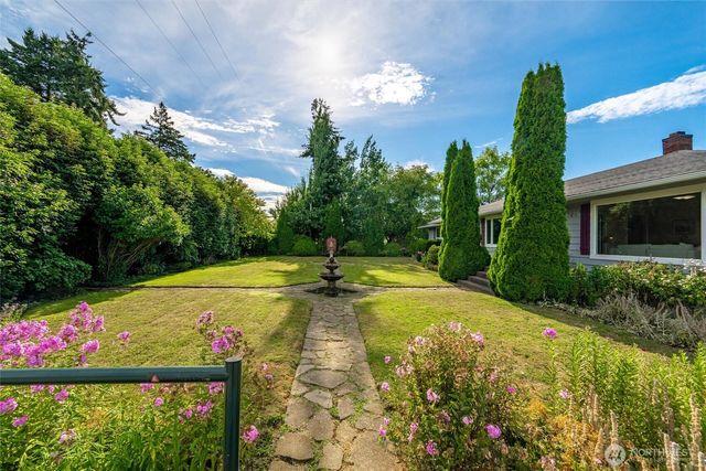 354 W Badger Road, Lynden, WA 98264