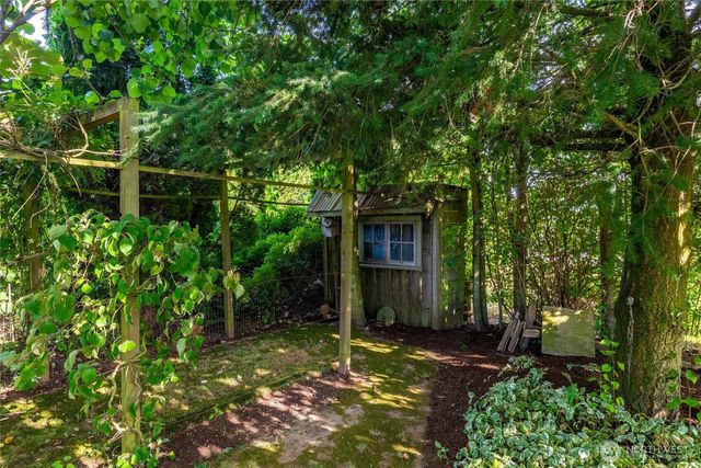 354 W Badger Road, Lynden, WA 98264