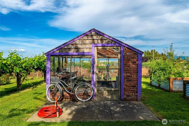 354 W Badger Road, Lynden, WA 98264