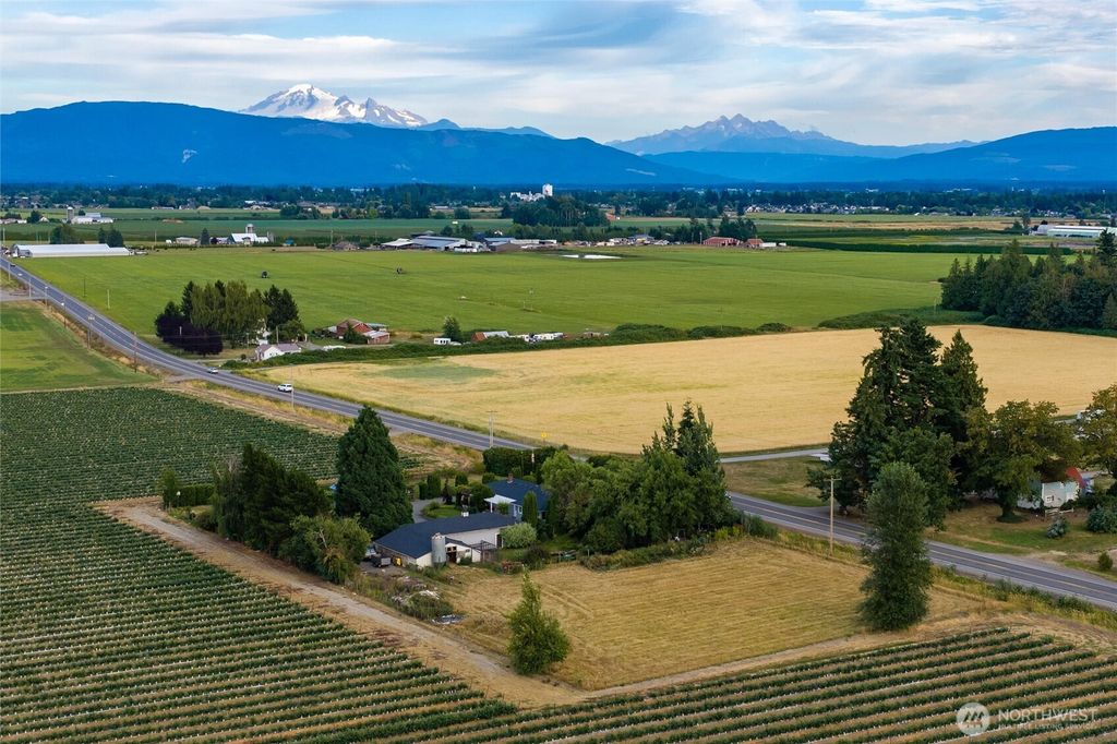 354 W Badger Road, Lynden, WA 98264