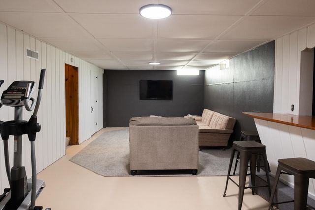 204 Clary Street W, Worthington, MN 56187