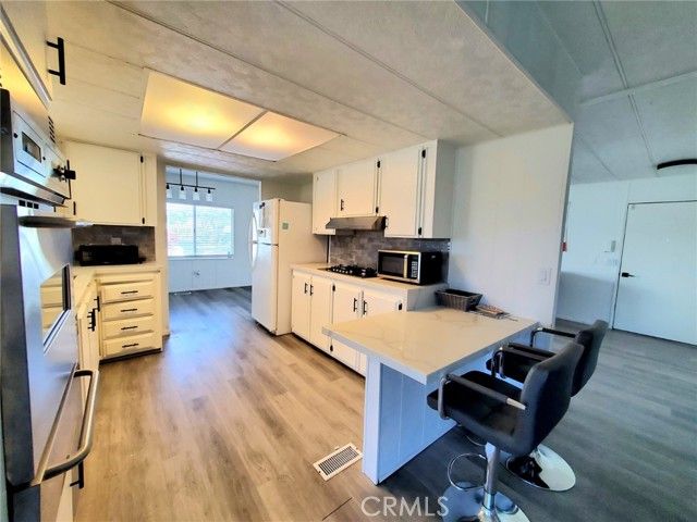 27361 Sierra Highway 198, Canyon Country (santa Clarita), CA 91351