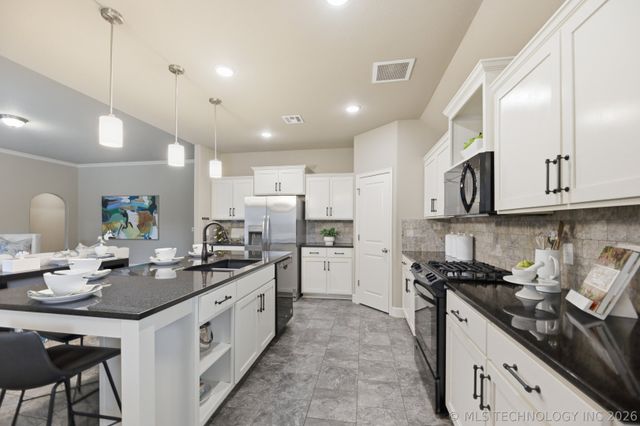 2601 W Albuquerque Street, Broken Arrow, OK 74011