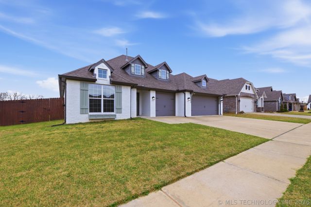 2601 W Albuquerque Street, Broken Arrow, OK 74011
