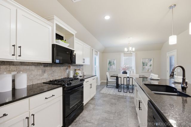 2601 W Albuquerque Street, Broken Arrow, OK 74011