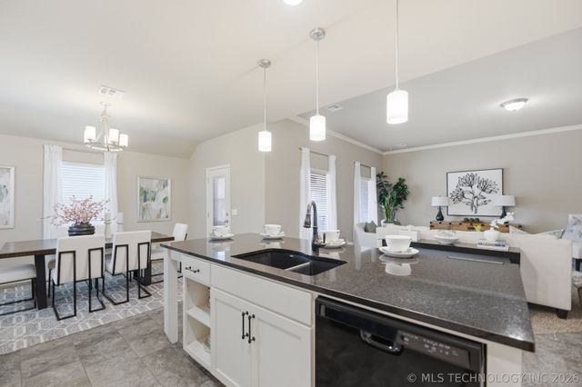 2601 W Albuquerque Street, Broken Arrow, OK 74011