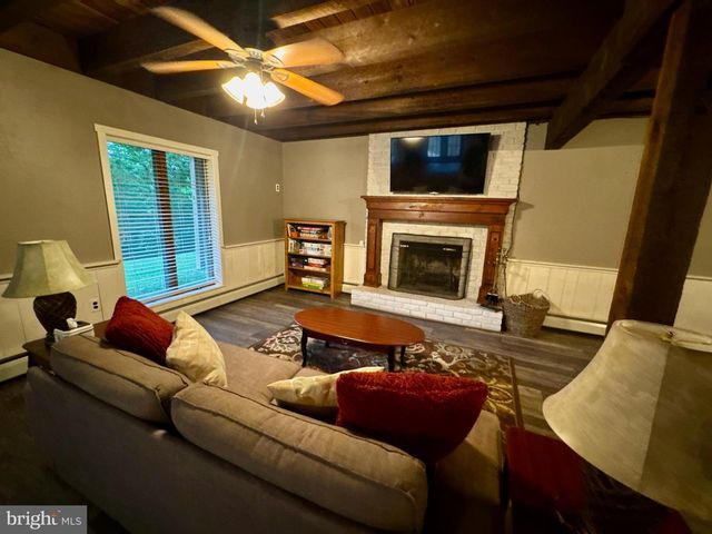 285 HUSSON RD, Felton, PA 17322
