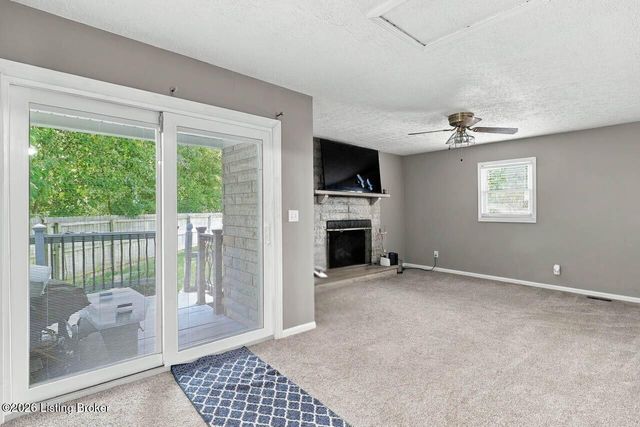 5612 Sterling Dr, Louisville, KY 40216