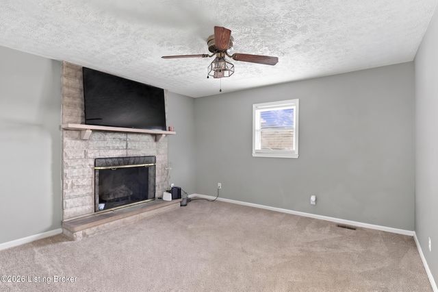 5612 Sterling Dr, Louisville, KY 40216