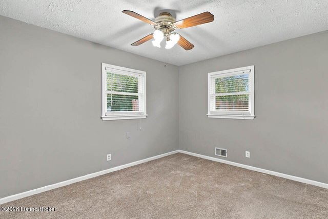 5612 Sterling Dr, Louisville, KY 40216