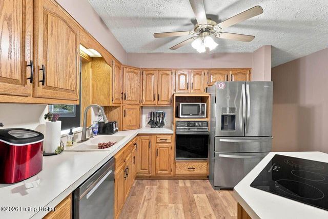 5612 Sterling Dr, Louisville, KY 40216