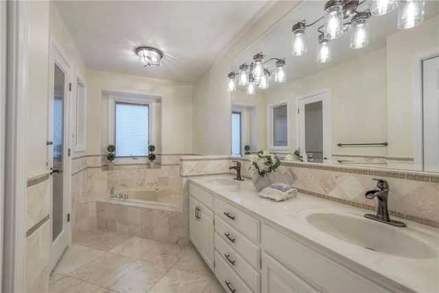 5828 PARK Circle, Shawnee, KS 66216