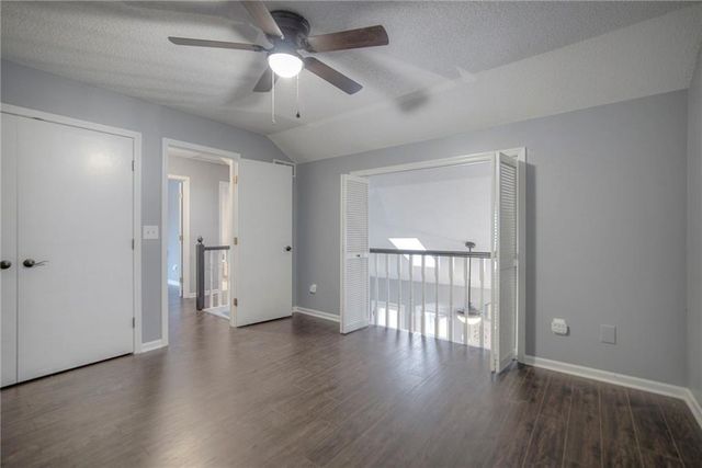 5828 PARK Circle, Shawnee, KS 66216