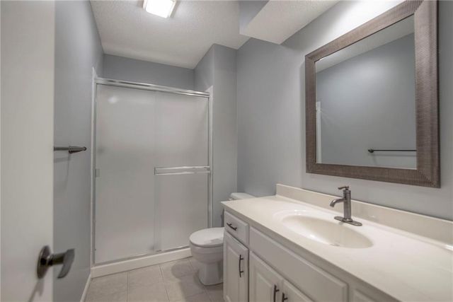 5828 PARK Circle, Shawnee, KS 66216