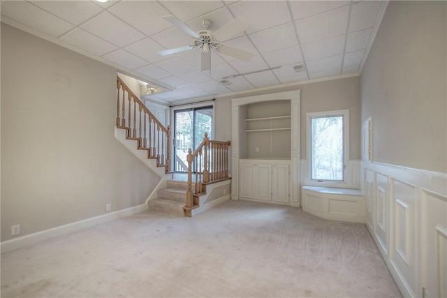 5828 PARK Circle, Shawnee, KS 66216