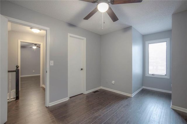 5828 PARK Circle, Shawnee, KS 66216