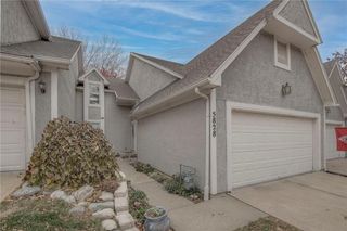 5828 PARK Circle, Shawnee, KS 66216
