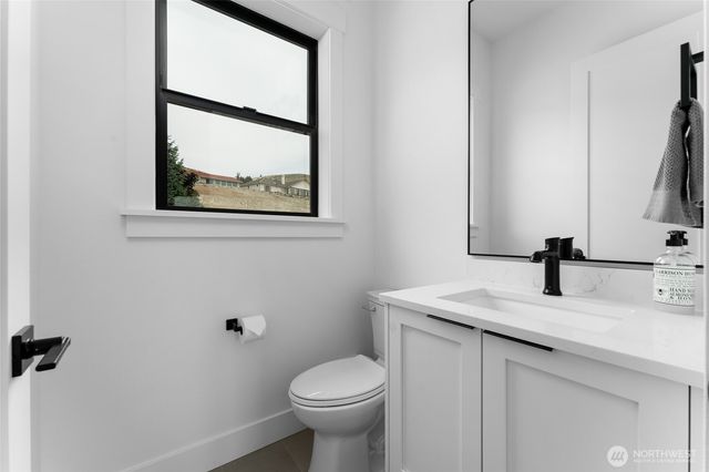 134 Hillcrest Place, Chelan, WA 98816