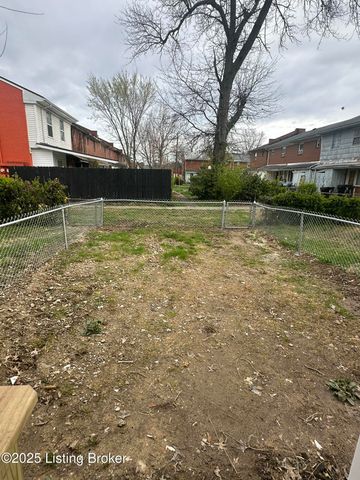3427 Young Ave, Louisville, KY 40211