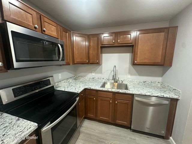 3427 Young Ave, Louisville, KY 40211