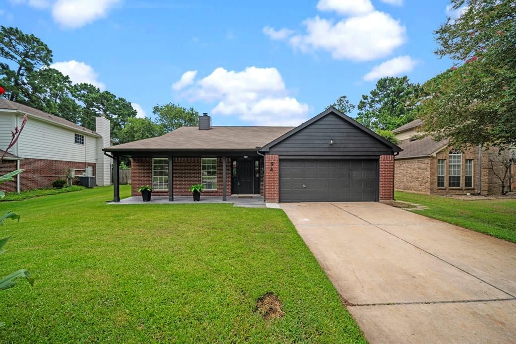 94 E Timberspire Court, The Woodlands, TX 77380