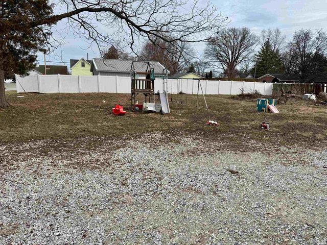 307 N Second Street, Owensville, IN 47665