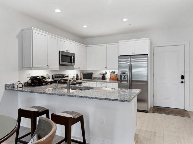 525 N ORANGE AVENUE 204, Sarasota, FL 34236