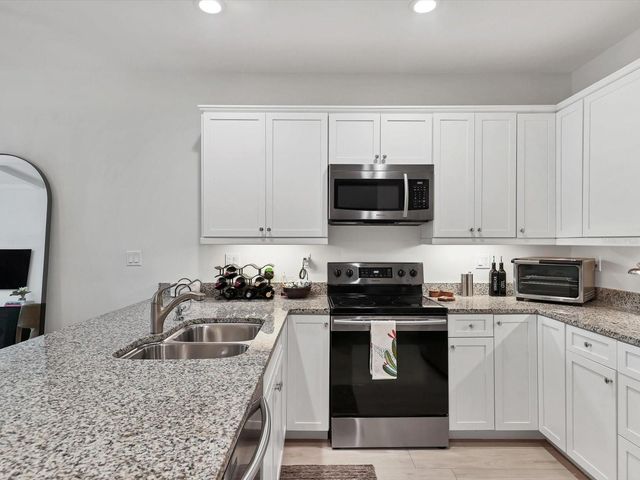 525 N ORANGE AVENUE 204, Sarasota, FL 34236