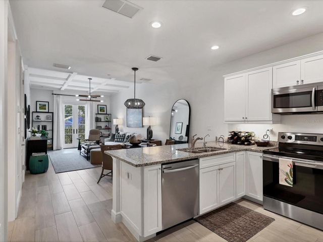 525 N ORANGE AVENUE 204, Sarasota, FL 34236