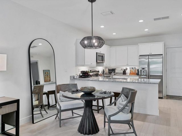 525 N ORANGE AVENUE 204, Sarasota, FL 34236