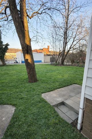 1025 Kenneth Ave, New Kensington, PA 15068