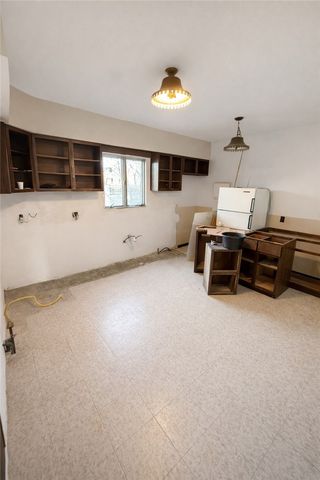 1025 Kenneth Ave, New Kensington, PA 15068