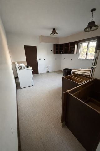 1025 Kenneth Ave, New Kensington, PA 15068