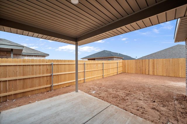 2408 Aberdeen Avenue, Wolfforth, TX 79382